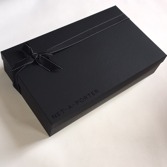 NET-A-PORTER striking black luxury box! - Picture 2 of 8